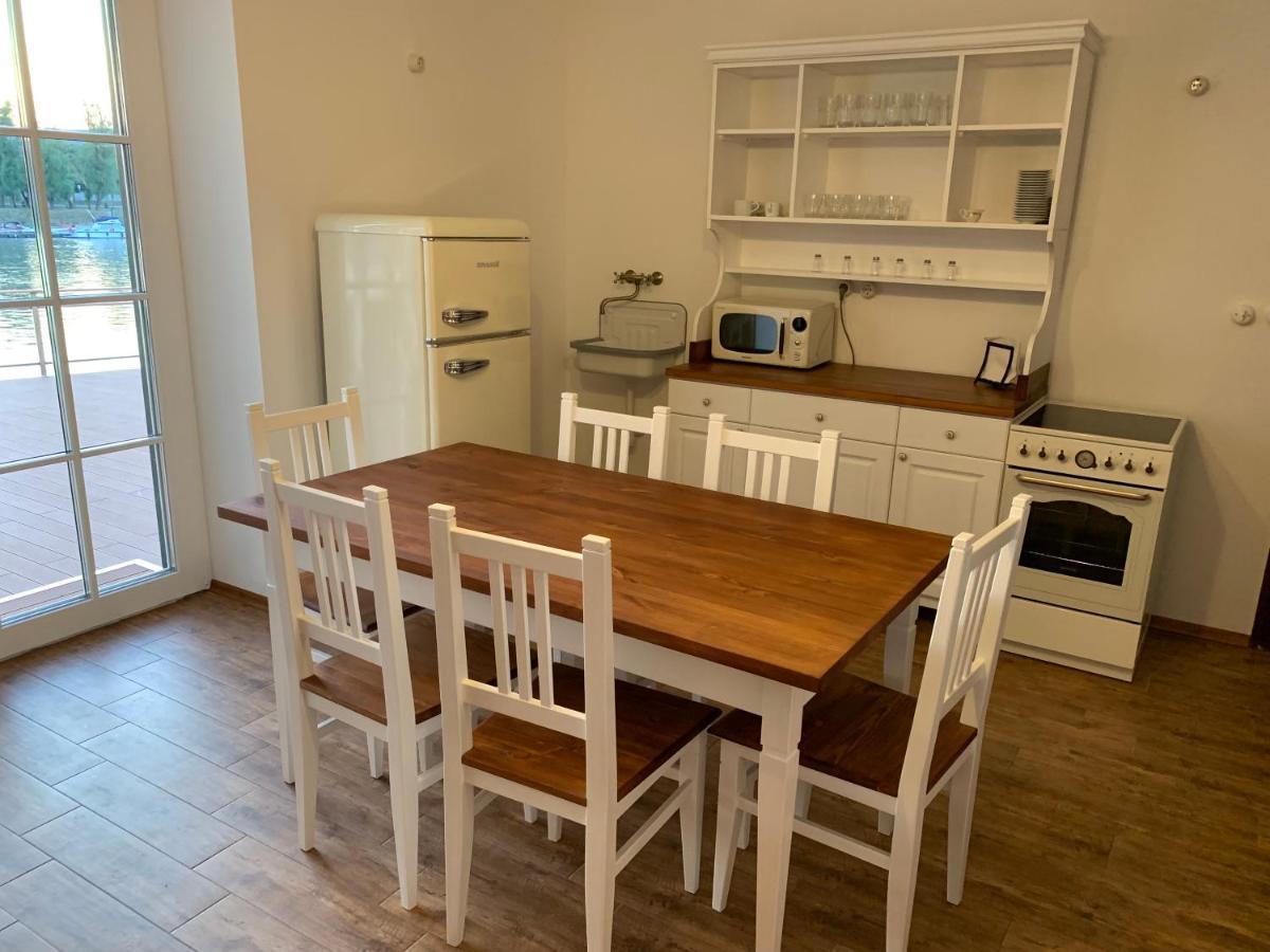 Szazesztendos Reveszhaz Apartman Szigetmonostor Exteriör bild