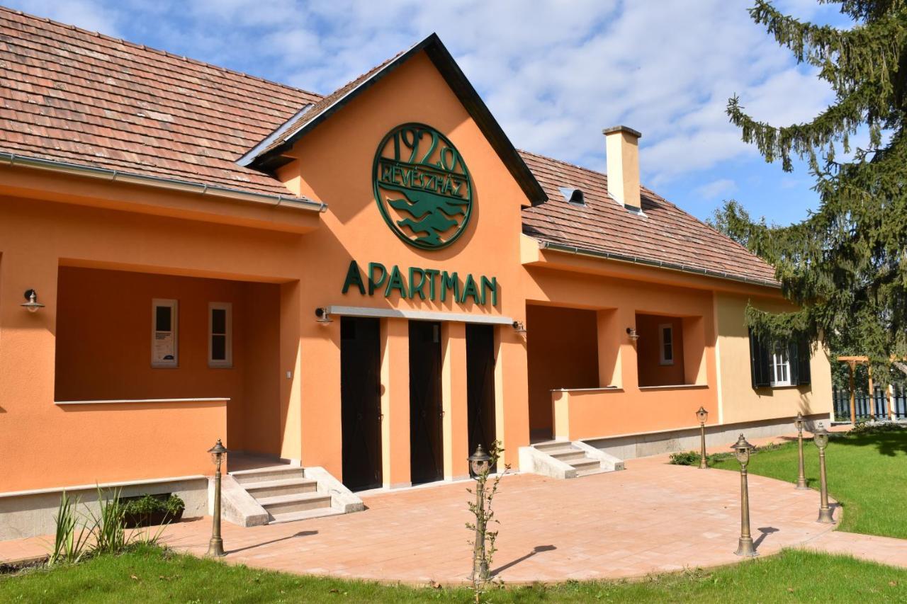 Szazesztendos Reveszhaz Apartman Szigetmonostor Exteriör bild